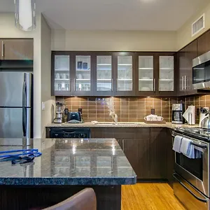 Apartment Abode - Downtown Madison Ave, Memphis